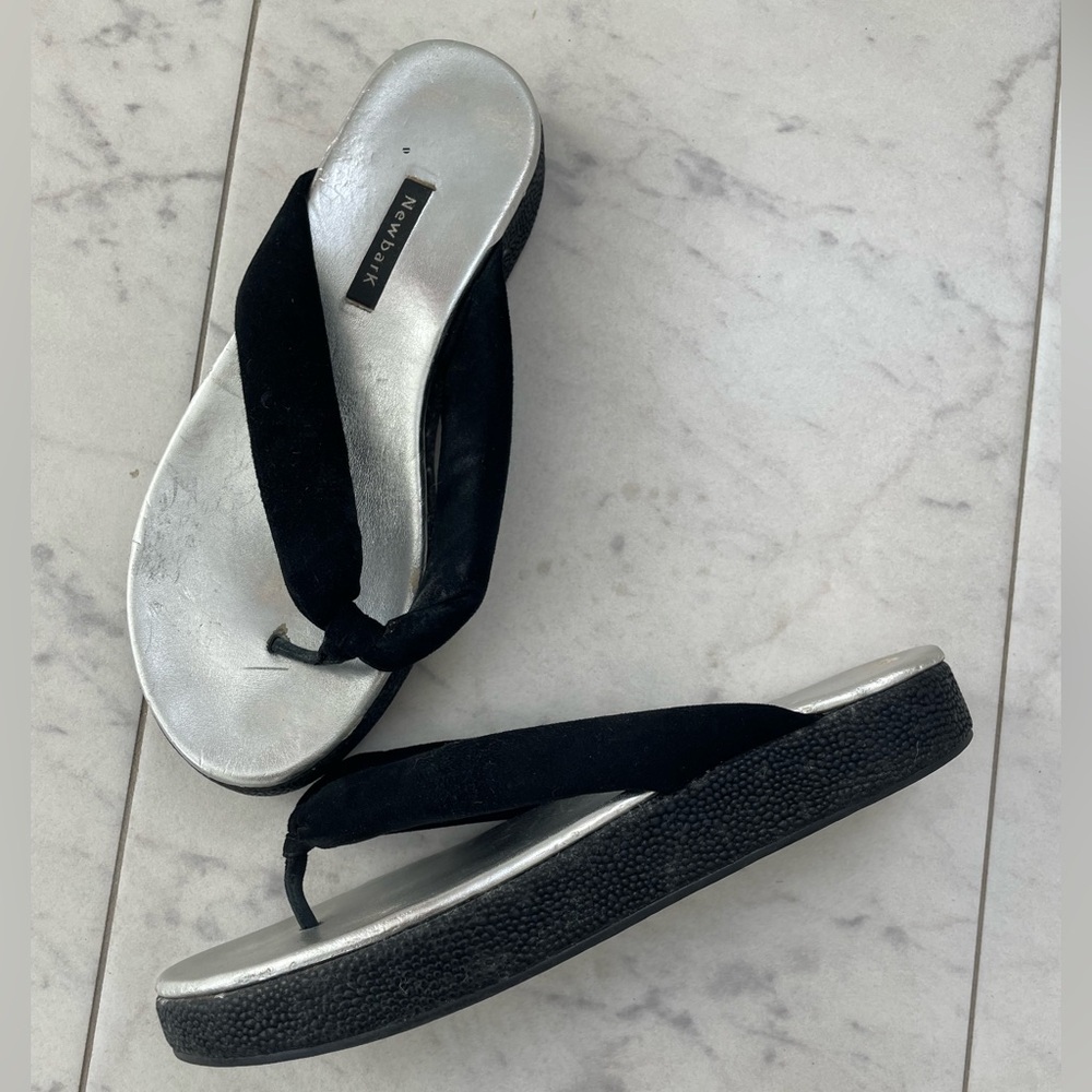 Newbark Chinese-style Women's Black Velvet Flip Flop Sandals with platform